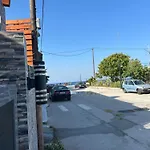 Sea & Joy House יאליסוס