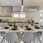 Sea & Joy House יאליסוס
