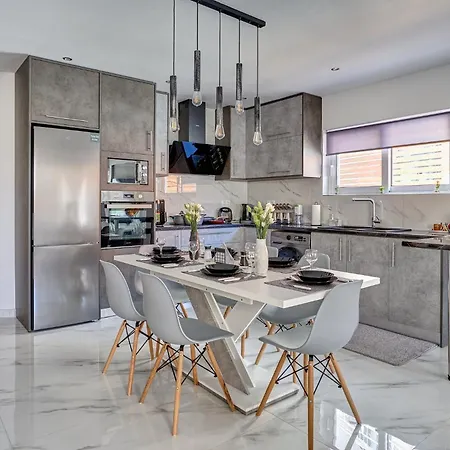 Sea & Joy House Апартаменты *